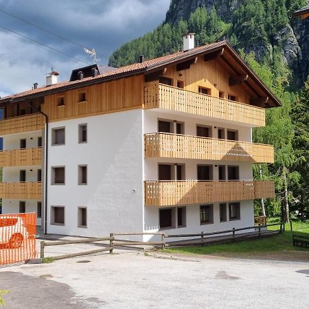 Stella Alpina Apartment Кампитело ди Фаса Екстериор снимка