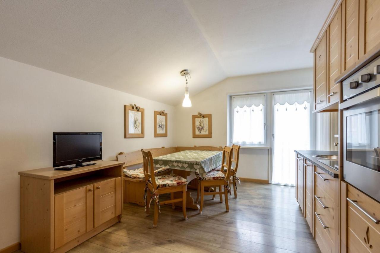 Stella Alpina Apartment Кампитело ди Фаса Екстериор снимка